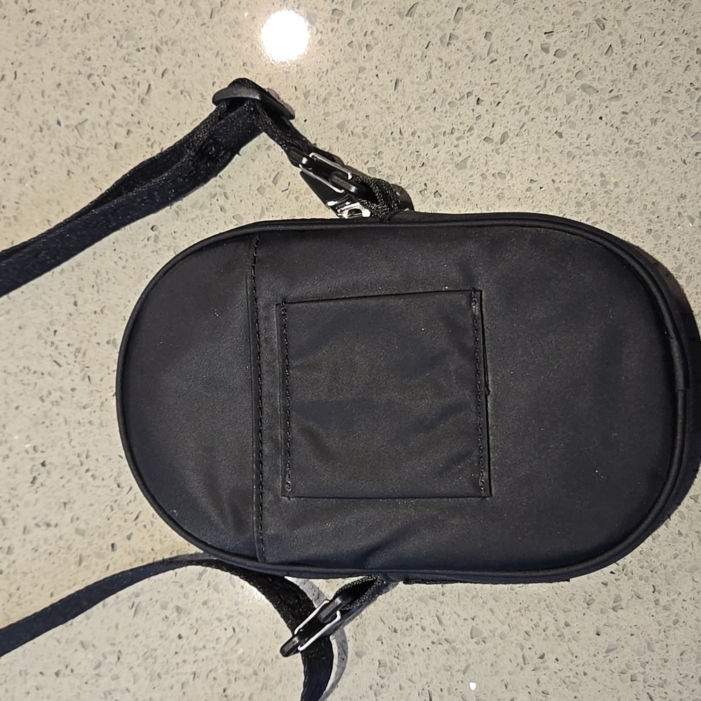 Team Canada 22 Future Legacy Crossbody Bag - Picture 5 of 8